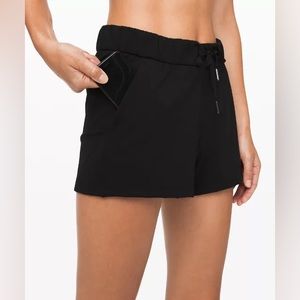 On the Fly 2.5” Mid-rise Shorts, 12, Black